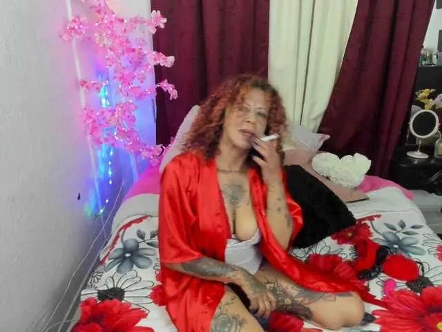 AxxyMilf on BongaCams