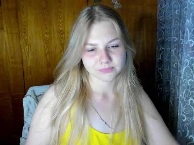 Emma-Frizea on BongaCams