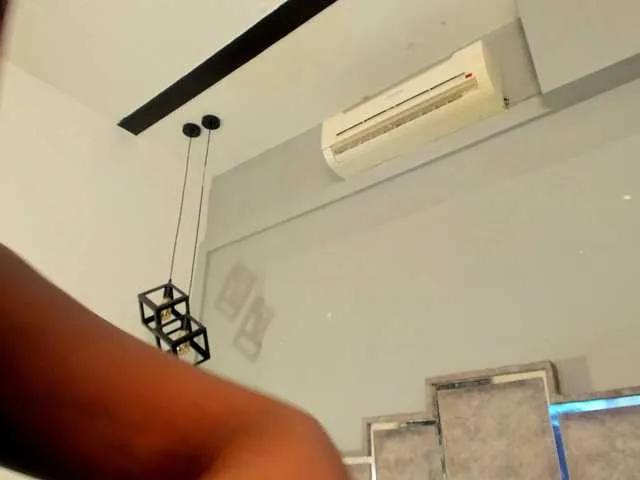 GabyyJones on BongaCams