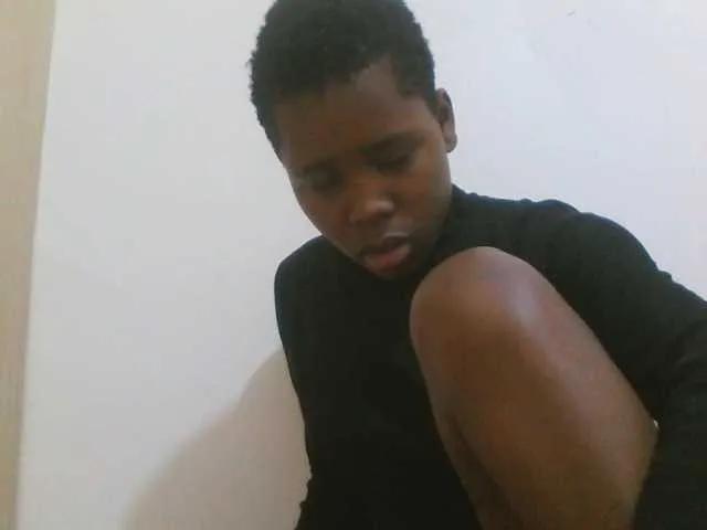 Hotdiva43 on BongaCams