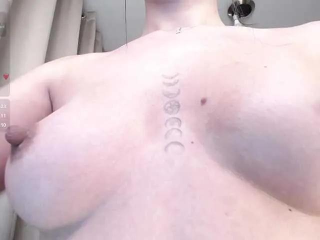 Im-Kitty on BongaCams