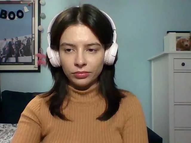 Larice — What turns me on the most is talking about sensual fantasies, kissing and licking, teasing, sexy lingerie, high heels, when you treat me like a princess
