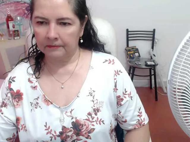 leonela on BongaCams