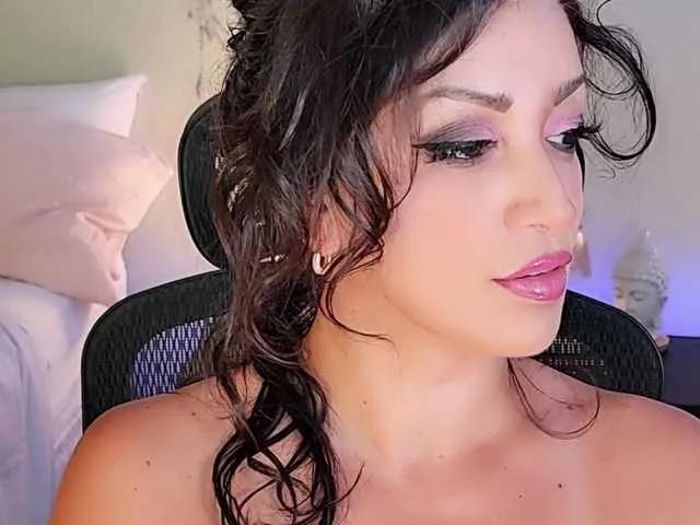 SeductiveMina on BongaCams