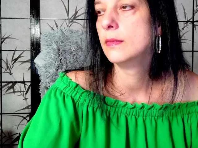 SweetLongLips on BongaCams 
