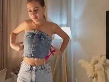 caramel_bella — GOAL: oil show [73 tokens remaining] Hello everyone, my name is Bella! ^^ #skinny #bigboobs #18 #teen #latina