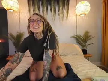 cheviblue — hi babes. - Goal: squirt. [616 tokens left] #natural #hairy #milf #squirt #pvt