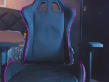 dany_dryy — Tease me with your tips!! #ebony #lovense - Sensual dance and flex - #black #bbc #shaved #c2c #muscles