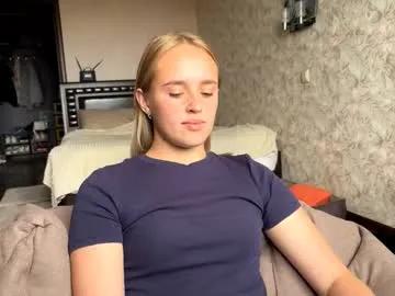 hermiladziekan — Goal: dance for u ! I am new here and your support is very important to me! Thank you! ^^ #teen #18 #cute #new #shy [0 tokens remaining]