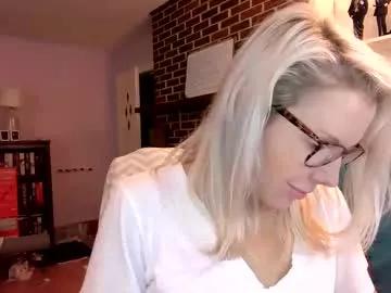 holly_bourbon on Chaturbate 
