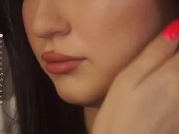 lynngroves on Chaturbate 