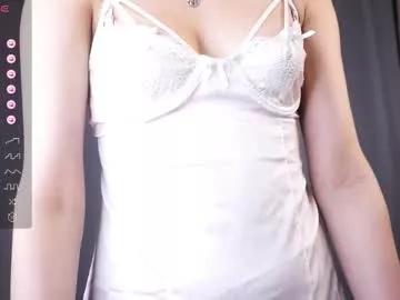 lynngroves on Chaturbate 