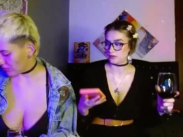 mackenziemoon — Show ass [89 tokens left] PVT OPEN #shorthair #lesbian #couple #anal #daddy