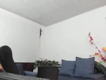 melaniie_roussel — let's get my leggings wet #leggins #skinny #latina  #natural #ebony #squirt  #bigass #deepthroat