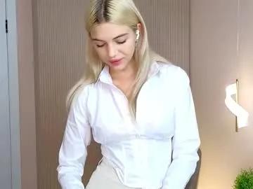 milabunny_ — GOAL : Gently play  with my shoulders close to cam<  ^_^ // Hello hello Im Mila and Im 18 yo,glad to see u  #new #blonde #bigboobs #shy #18 [35 tokens remaining]
