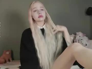 nicole_yo — suck fimgers with saliva [200 tokens left] #anal #feet #blonde #young #squirt