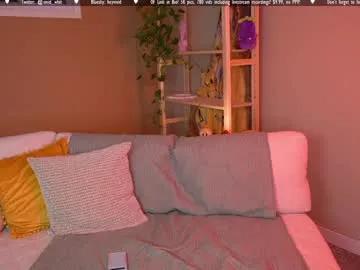 vivid_whit on Chaturbate 