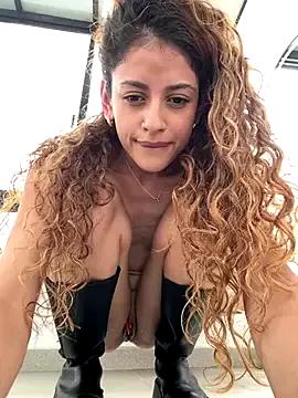 alana15 — MAKE ME WET