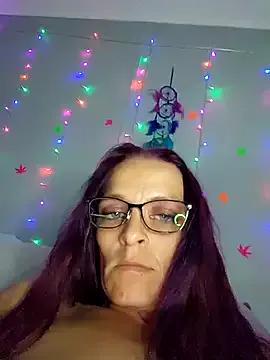 amymatthews92 on StripChat 