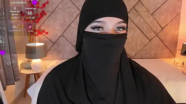 anna-henao — shaking my ass + spanking my butt 