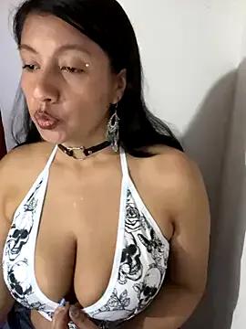 bamby_safre on StripChat 