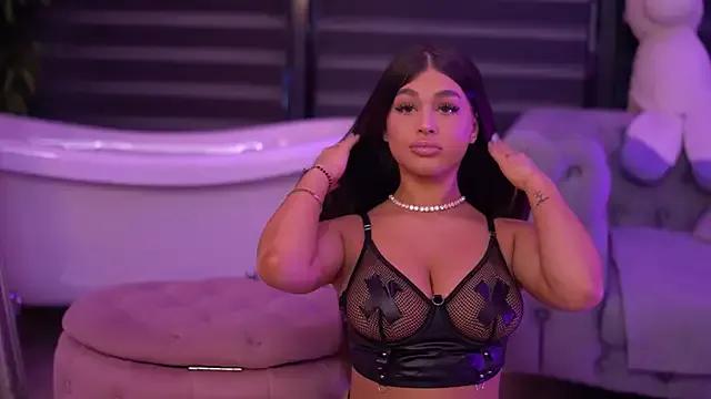 BellaNoirre on StripChat 