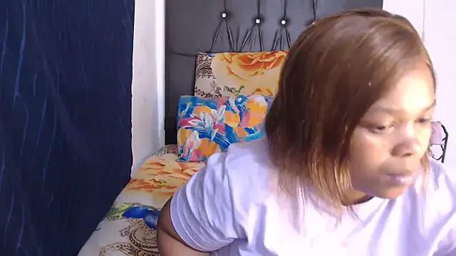 BigbootyNickyx on StripChat 