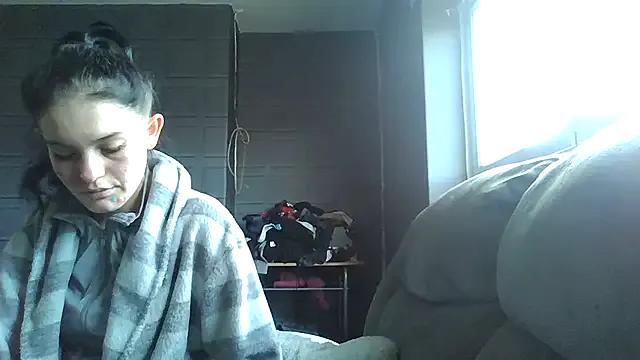 Camwithchlox — King of cam wins girl on girl vid