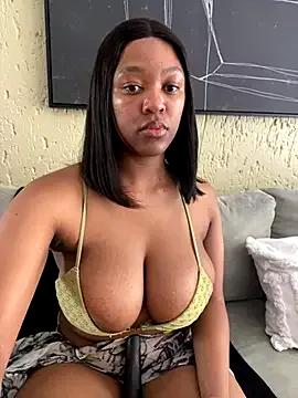 CaramelGoddess1 on StripChat 