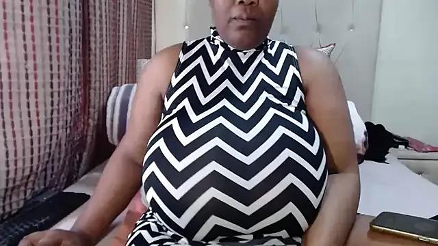 CHOCOLATEDARKBUSTYX on StripChat 