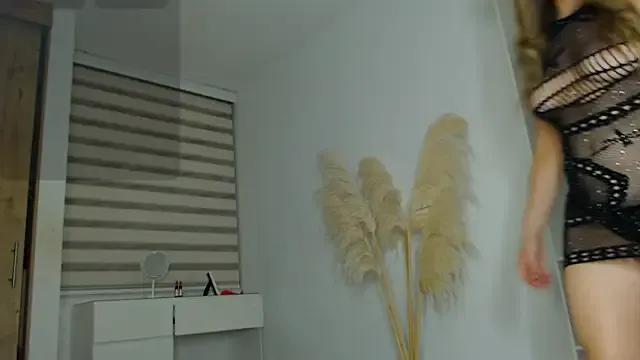 dollface17 on StripChat 