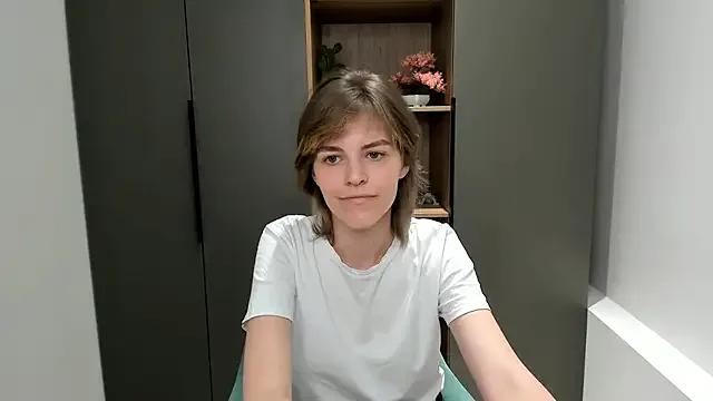 EleneButton on StripChat 