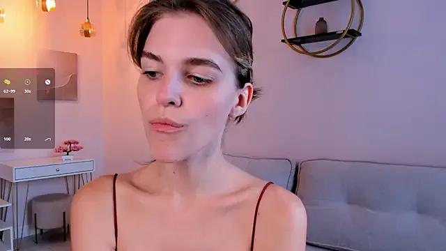 EleneButton on StripChat 