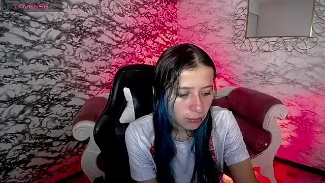 Green_EyesFox_v on StripChat