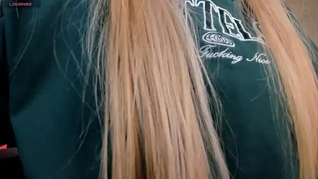 HannaConnor_ on StripChat 