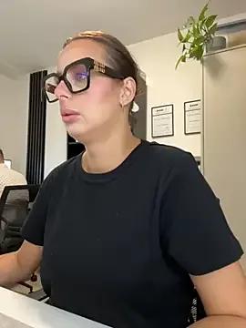 Hii_Lolla on StripChat 