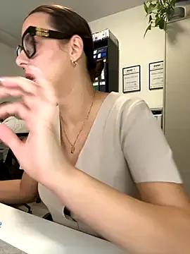 Hii_Lolla on StripChat 