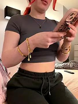 Holly-Glamour on StripChat 