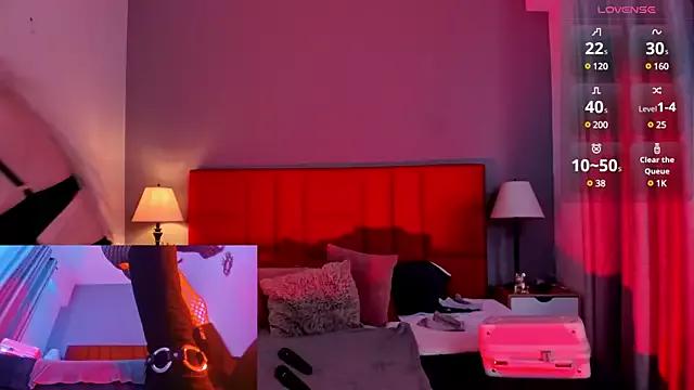 Holly_madison_ on StripChat 