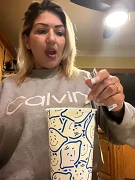 LittleMissEeve — Let's have some veggie fun play