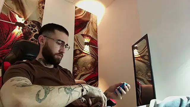 Luke_davis01 — ALL NAKED NOW! 