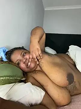 MissLola27 on StripChat 