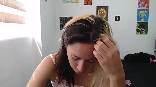 MommyMiaWs on StripChat 