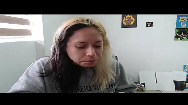 MommyMiaWs on StripChat 