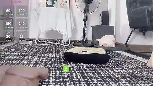 momo-5952 on StripChat 