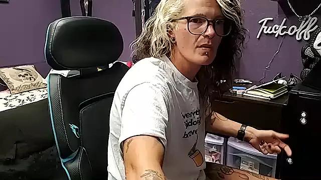 oddywithabody on StripChat 