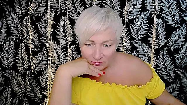 Olivia_playful — Sexual talk, caresses, topless