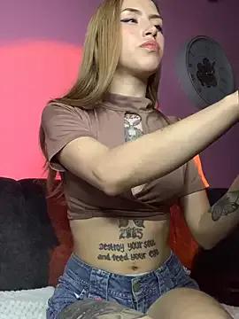 PrettyAshley_ — NAKED WITH SHOW OIL