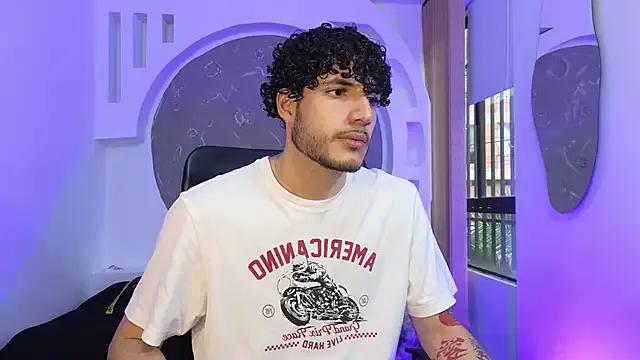 Rafael_Mendezz on StripChat 