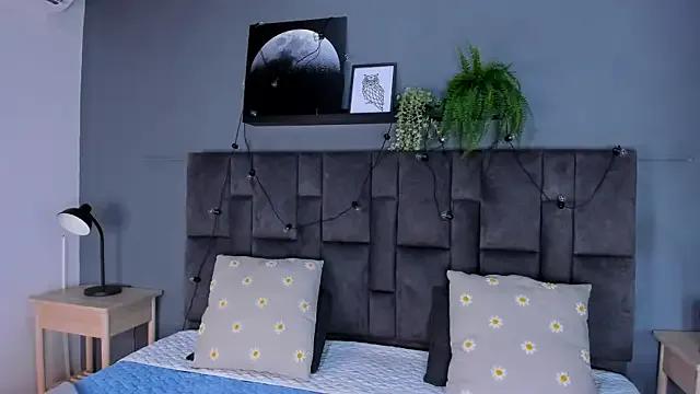 RiriiBrunette__ on StripChat 